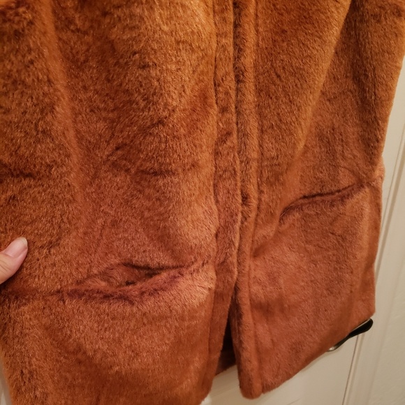 LAST ONE Faux fur vest - Picture 3 of 4